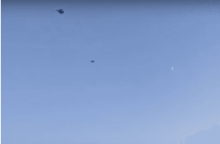 Вместо аттракционов: в сети показали видео полетов российских истребителей над пляжем в Крыму