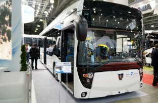 КАМАЗ представил электробус «второго поколения» с новым интерьером (5 фото)