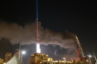 Ночной пожар в Дубае испортил Новый год (20 фото + 8 видео)