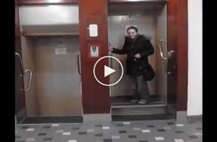 Лифт непрерывного действия в Праге