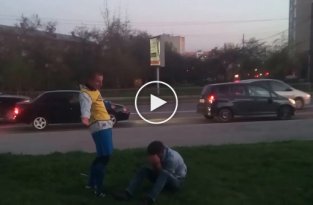 В Екатеринбурге футболист избил парня за то что тот его подрезал