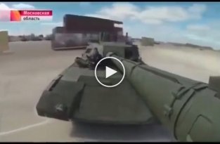 Посмотрите, что умеет российский танк армата