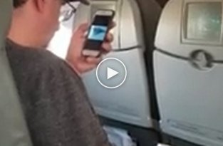 Пассажир самолета посмотрел видео с терактами 11 сентября перед взлетом 