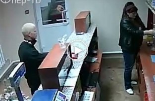 В Кемеровской области вооруженный автоматом преступник украл бутылку пива 