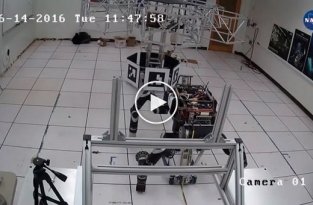 Взрыв робота RoboSimian 