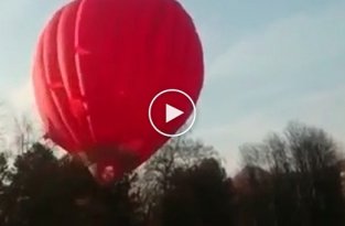 В Пятигорске воздушный шар столкнулся с деревом