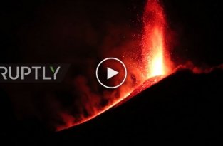 Извержение самого высокого вулкана Европы на Сицилии