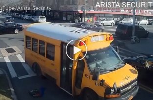 Водитель школьного автобуса сбил женщину на пешеходном переходе