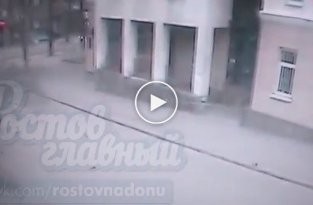 Запись взрыва у школы в Ростове-на-Дону
