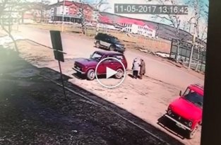 В Николаевске-на-Амуре водитель сбил двух пенсионерок