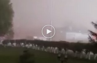 Сильный ураган в Казахстане