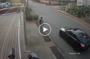 В ЮАР девушка отбилась от грабителей ради диссертации, лежавшей в ее сумке
