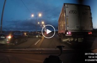 Странный маневр на Симферопольском шоссе