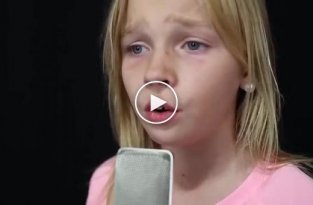 11-летняя девочка красиво исполнила кавер на известную песню
