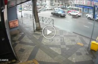 Жесткая авария с мотоциклистом в Краснодаре