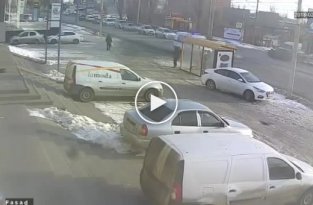 В Ростове BMW попал в ДТП и сбил пешехода