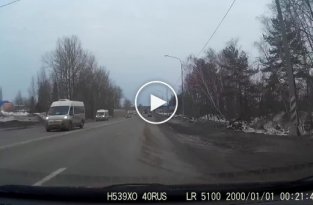 Водитель отвлекся от дороги и столкнулся с грузовиком под Калугой