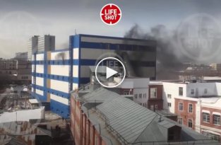 В Москве горит ТЦ Персей для детей