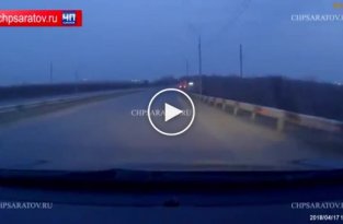 В ДТП с фургоном под Саратовом пострадали пять человек