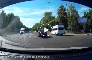 Глупое столкновение трёх автомобилей в Рязани