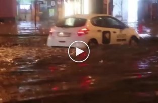 Затопленный ночной Киев