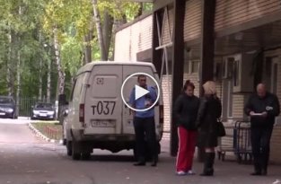 В Одинцово бездомный умер возле ЦРБ, где ему отказались помочь