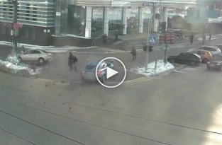 В Саранске из-за столкновения двух авто пострадали несколько пешеходов