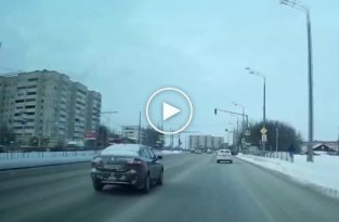 Жесткая встреча двух достойных водителей в Казани