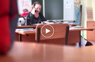 Сибирские школьники сняли на камеру учительницу, которая использует ненормативную лексику во время урока (мат)