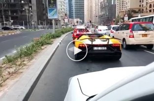 Суперкар Lamborghini Aventador сгорел в Дубае