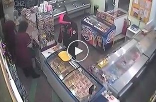 В Северске покупатель предотвратил ограбление магазина