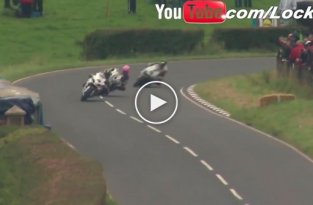 Безумные гонки на мотоциклах в Ирландии