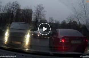 Конфликт водителей во дворе перерос в мордобой. Санкт-Петербург