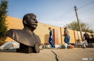 В Новосибирске установили памятник Сталину (7 фото)