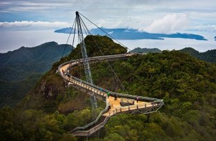 10 самых экстремальных мостов (21 фото)