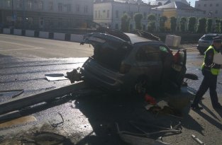 Авария внедорожника BMW, в которой может быть замешан блогер Давидыч (8 фото + 3 видео)