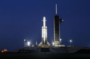 SpaceX произвела успешный запуск Falcon Heavy и впервые 