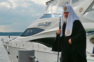 Патриарх Кирилл считает, что россиянам не стоит стремиться жить богато и благополучно (4 фото)