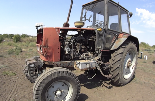 Сельские хакеры сделали комбайн-гибрид и трактор с автопилотом (4 фото + 2 гифки)
