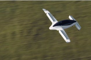 Такси с крыльями: первые испытания аэротакси Lilium Jet (8 фото + видео)
