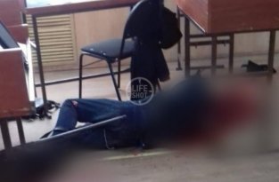 В Благовещенске студент Данил Засорин открыл огонь по однокурскникам и застрелился (5 фото + 3 видео)
