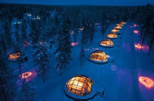 Уникальная гостиница в Лапландии со стеклянными иглу (21 фото)