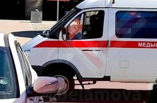 В Минске силовики ездят в машинах скорой помощи (2 фото)