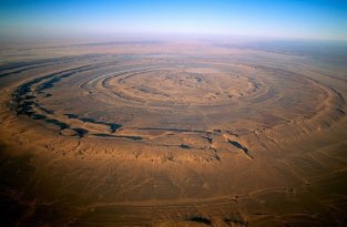 Глаз Сахары: геологическая аномалия, которую видно даже из Космоса (7 фото)