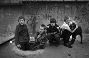 В Воронеже 12-летние дети избили инвалида, который не мог дать сдачи (2 фото)