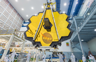 NASA ликует: Телескоп «Джеймс Уэбб» успешно развернул основное зеркало в космосе (3 фото + 1 видео)