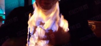 В баре Петербурга официантка облила гостя абсентом и подожгла его (3 фото + видео)