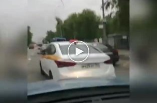 Таксист-борцуха напал на женщину за рулем