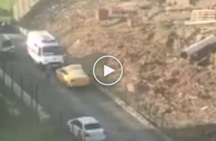 Таксист напал на фельдшеров скорой помощи