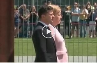 Ангела Меркель затряслась рядом с Владимиром Зеленским